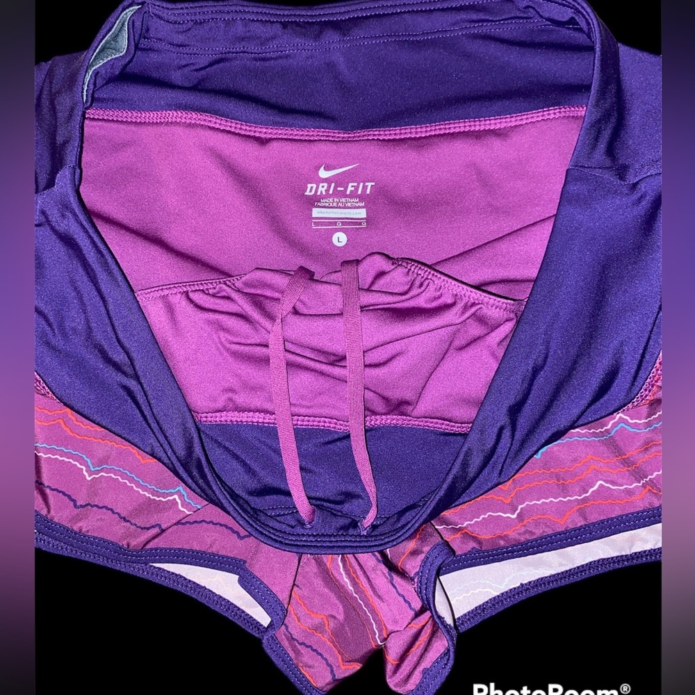 Nike Dri Fit shorts - Picture 2 of 4